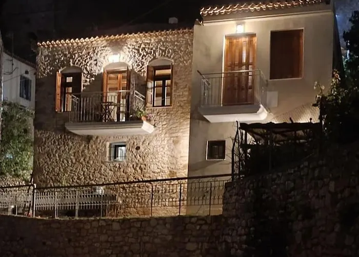 Nostos Old Town Lägenhet Kyparissia