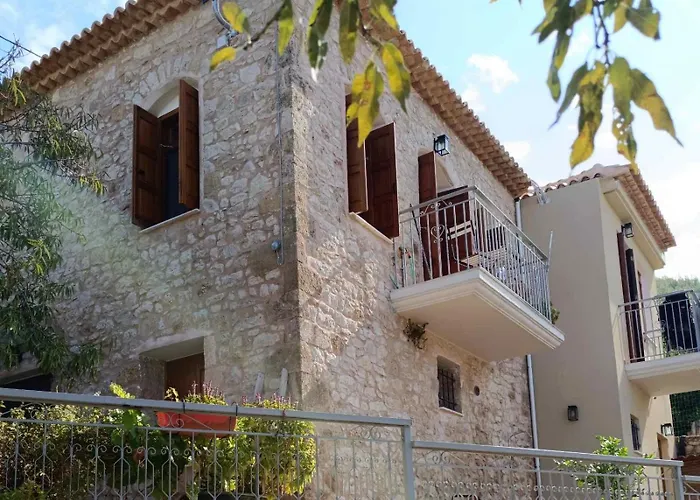 Nostos Old Town * キパリシア