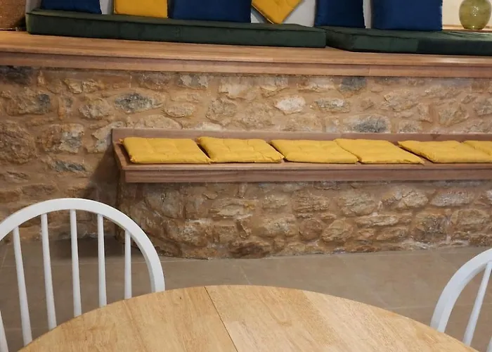 Nostos Old Town アパート